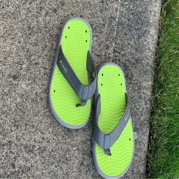 Columbia Men's green and Gray Flip Flops | Size 9 - Picture 3 of 10